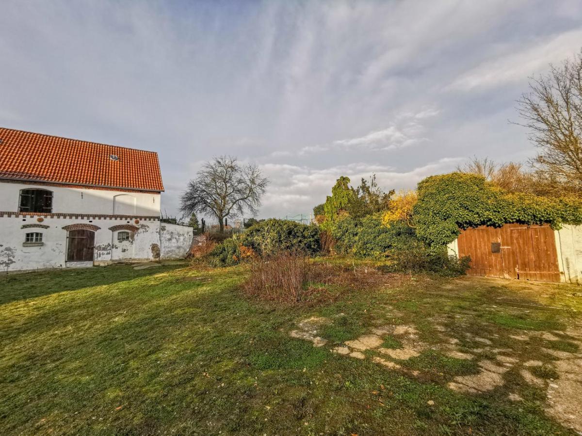 Apartment In Herrenhaus Gross Pinnow Exterior photo