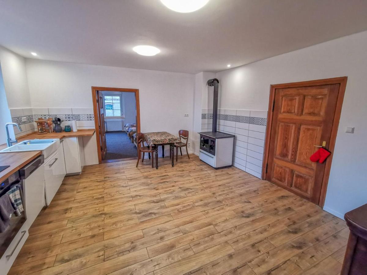 Apartment In Herrenhaus Gross Pinnow Exterior photo